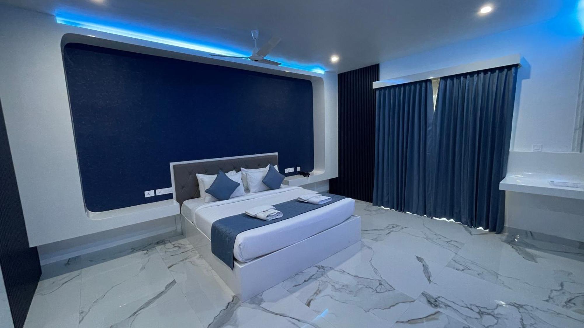Silver Stone Park Resort, Kovilpatti Ngoại thất bức ảnh