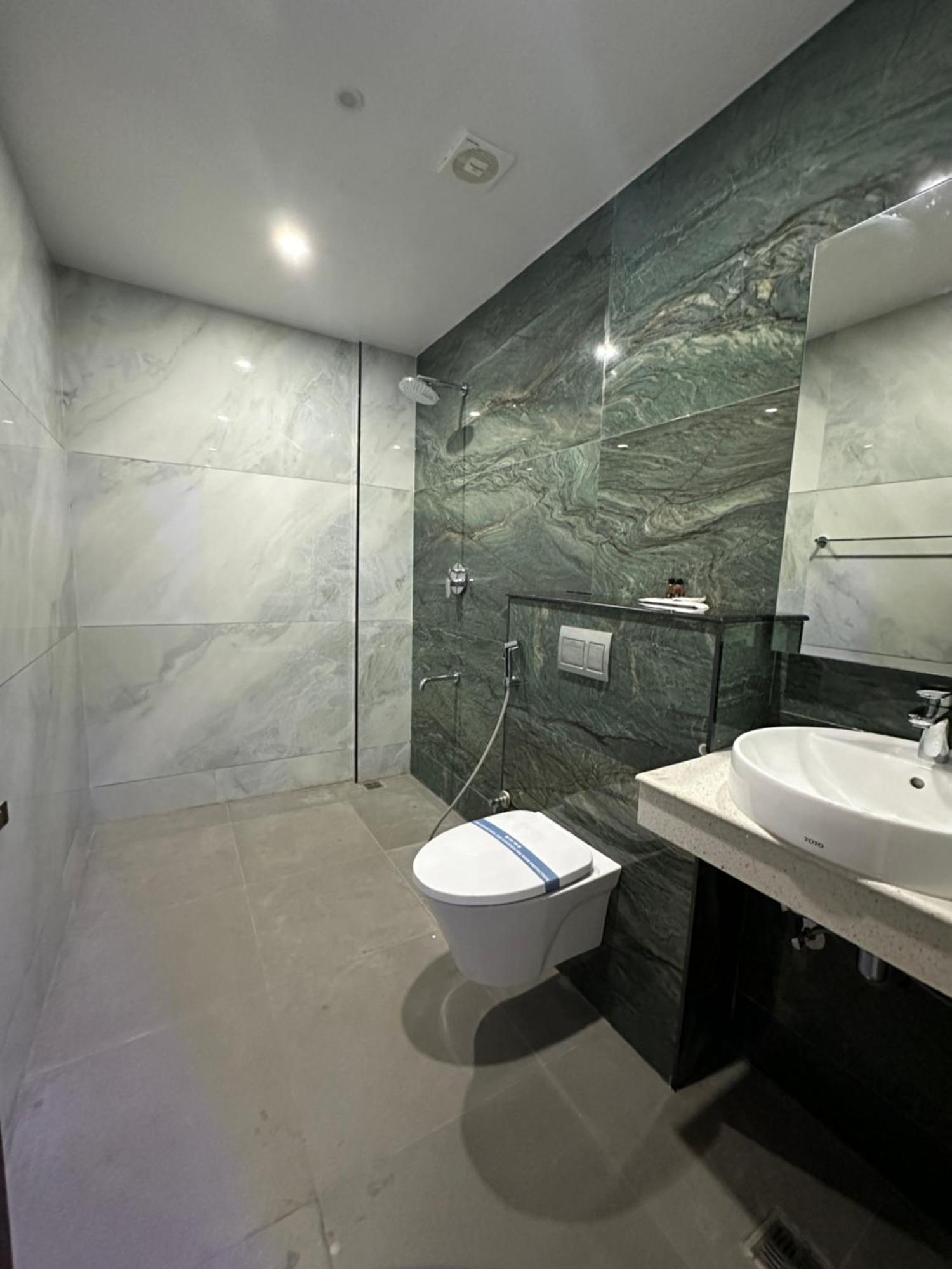 Silver Stone Park Resort, Kovilpatti Ngoại thất bức ảnh