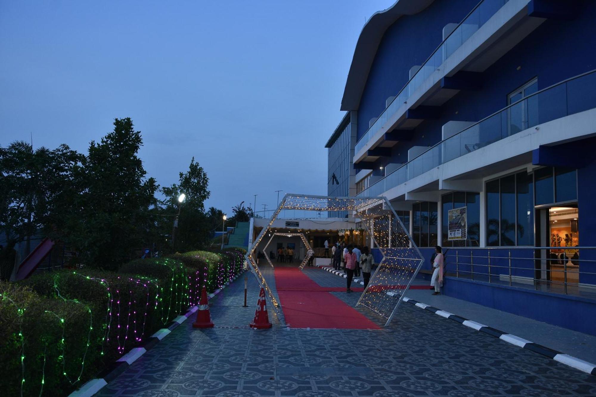 Silver Stone Park Resort, Kovilpatti Ngoại thất bức ảnh