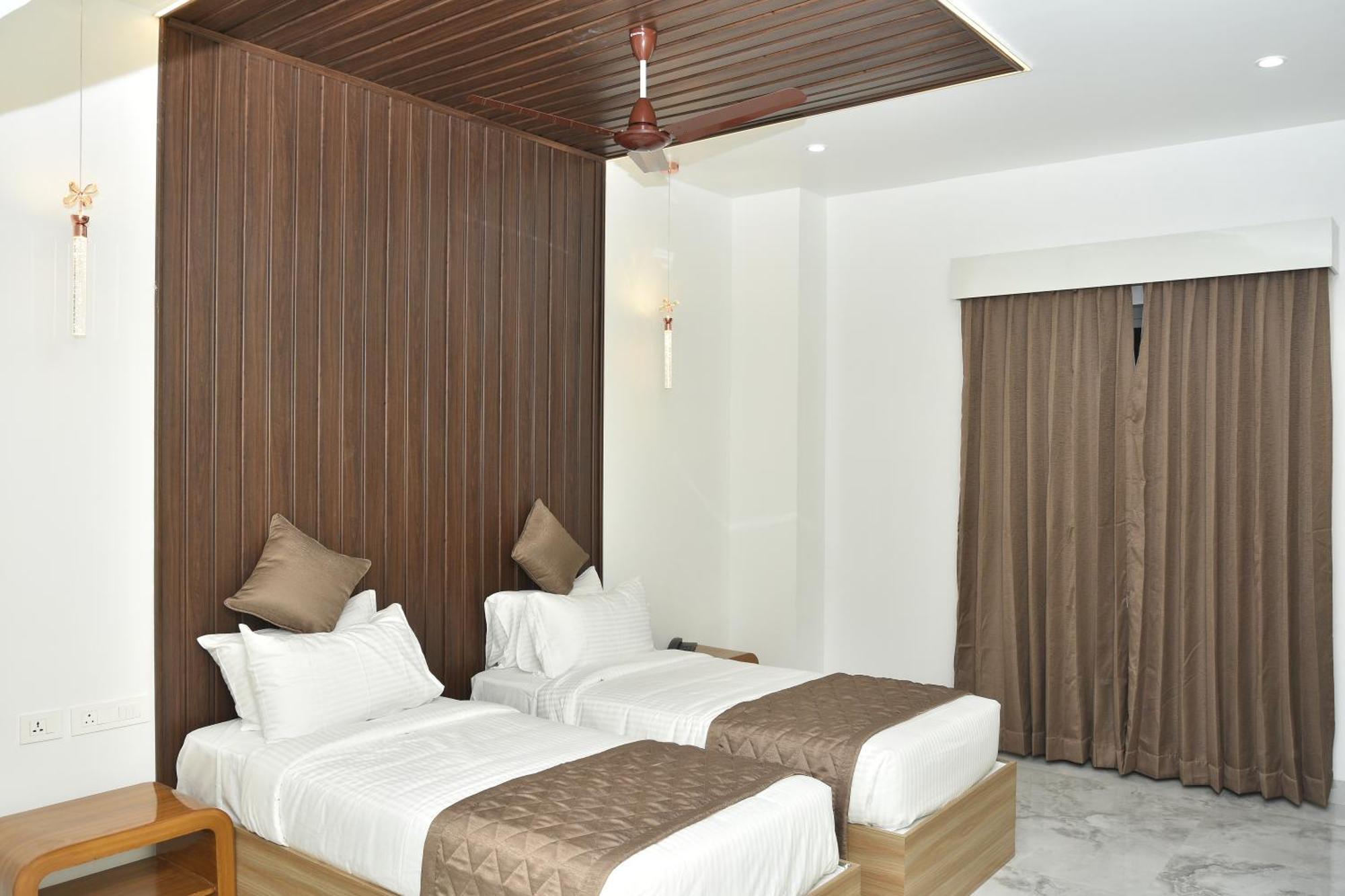 Silver Stone Park Resort, Kovilpatti Ngoại thất bức ảnh